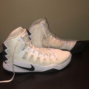 Nike Hyperdunk Basketball Shoes